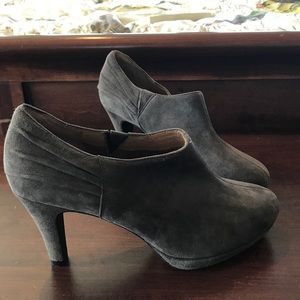 Clark's Indigo Gray Suede Booties 8M
